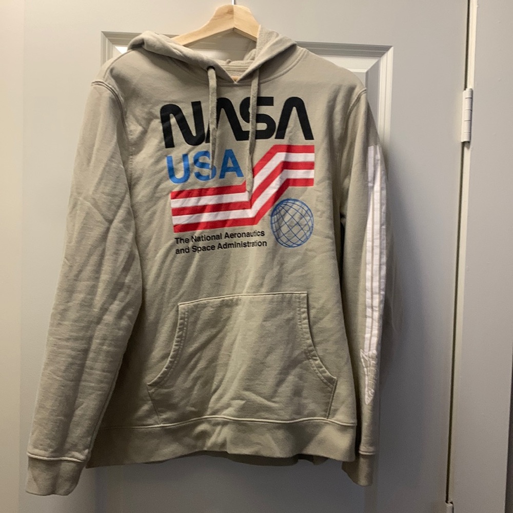 Mens Size L, brand Old Navy. Worn less than five times. Beige NASA sweatshirt.